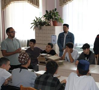 Студенты Исламского колледжа посетили Национальную библиотеку имени Ахмет-Заки Валиди