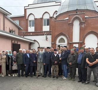 Имамы и муэдзины из Учалов в гостях у столичных колледжей